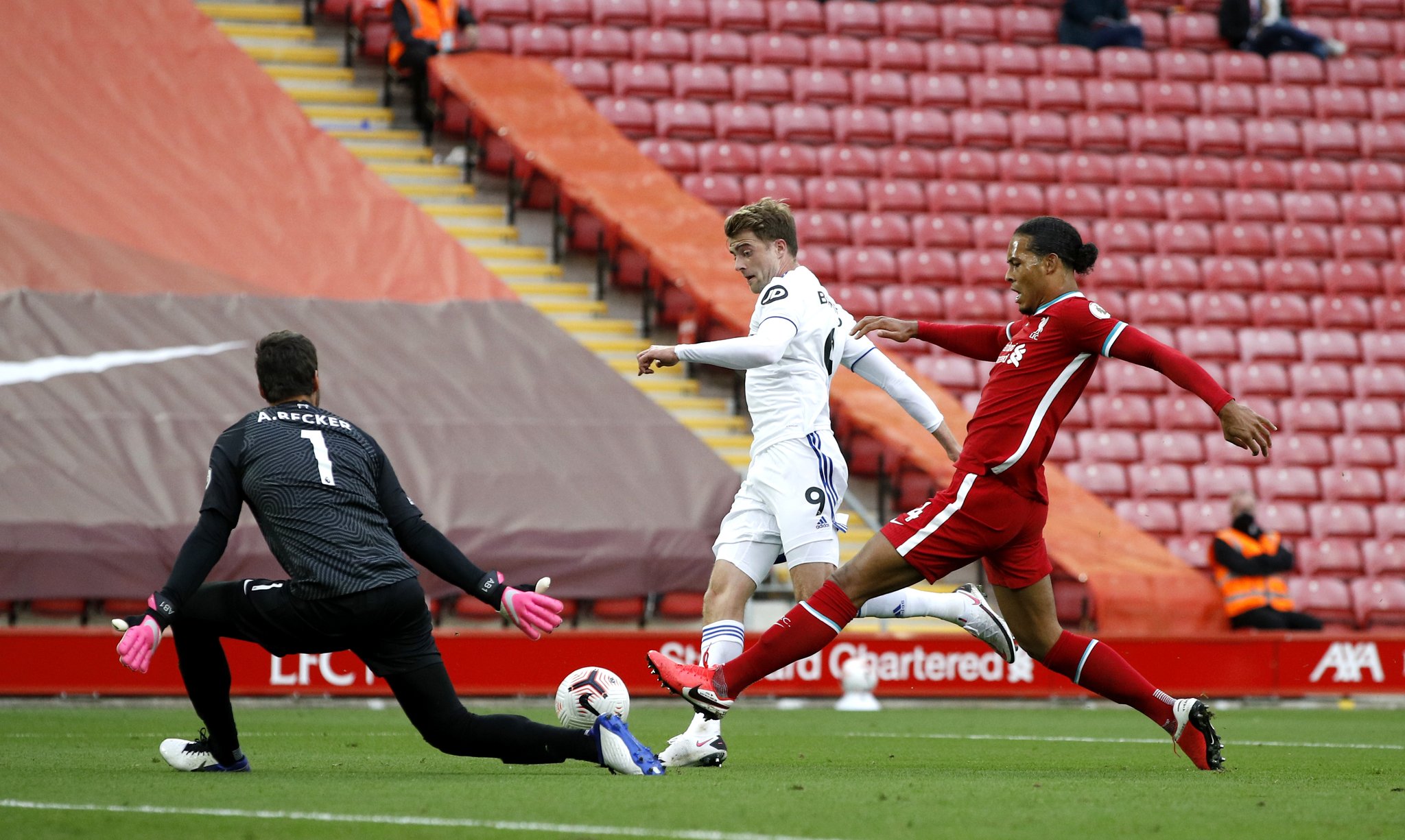 色的空缺 色的空缺